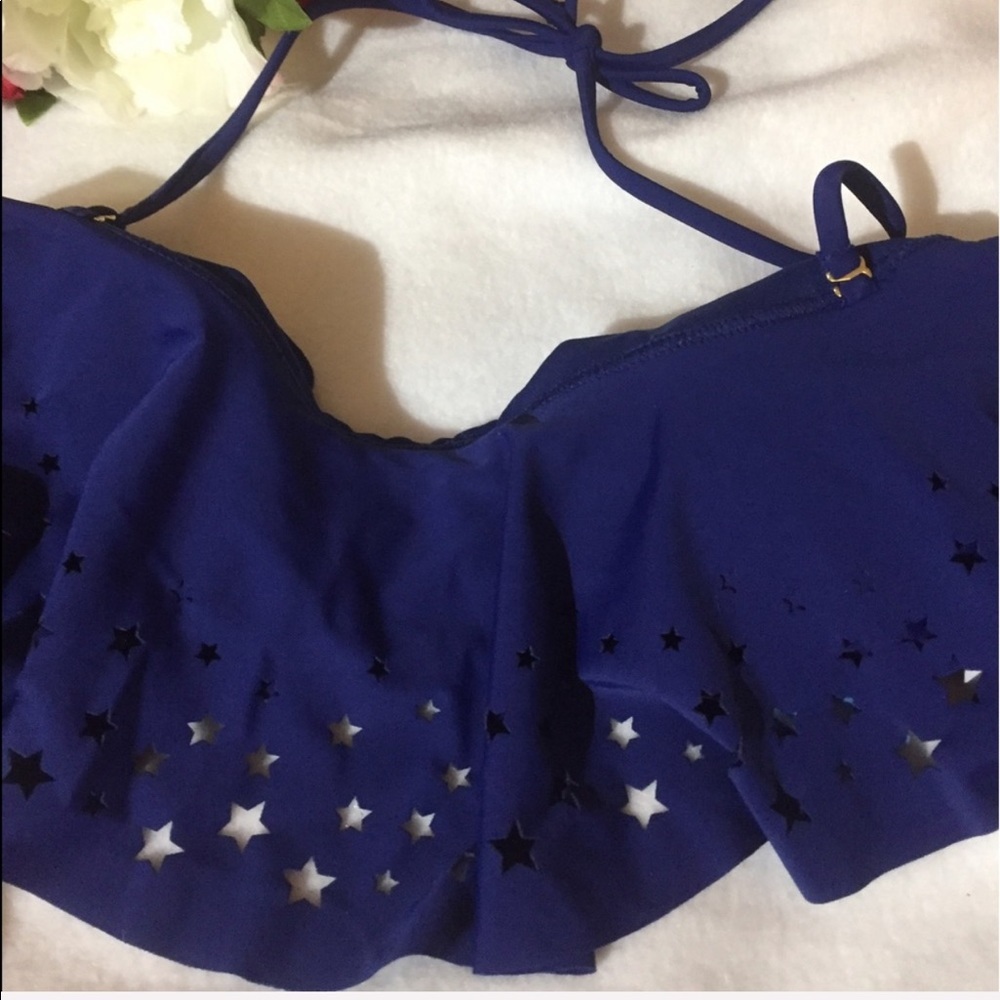 Sizes S, M, L, XL In Mocean Navy Laser Cut Flounce Bikini Top - Picture 3 of 4
